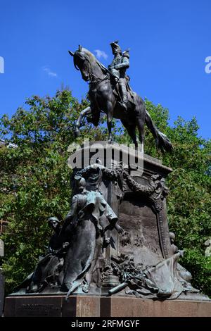 Francia, regione Hauts-de-France, dipartimento del Nord, Lille, Place Faidherbe, statua del generale francese Louis Faidherbe, Foto Stock