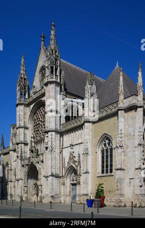 Francia, regione Hauts-de-France, dipartimento Nord, Dunkerque, Rue Clémenceau, Chiesa di Saint-Eloi Foto Stock