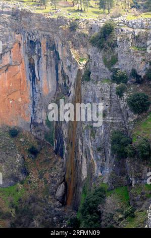 Cascata di El Chorro. La Iruela, Sierra de Cazorla, Parco naturale Segura y la Villas, provincia di Jaen, Andalusia, Spagna. Foto Stock