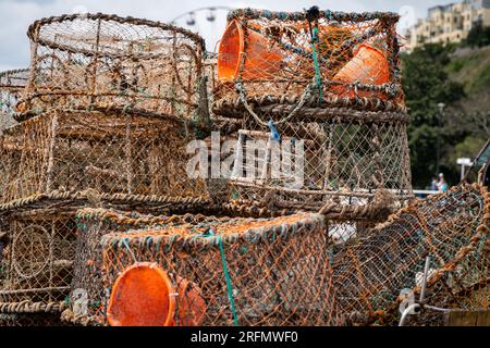 Cesti e corda rotondi per pesca di grandi dimensioni Foto Stock