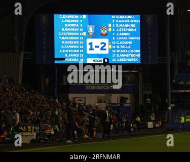 Il tabellone dei punteggi mostra 9 minuti di tempi supplementari secondo le nuove regole di cronometraggio EFL durante la partita del campionato Sky Bet Sheffield Wednesday vs Southampton a Hillsborough, Sheffield, Regno Unito, il 4 agosto 2023 (foto di Alfie Cosgrove/News Images) in, il 4 agosto 2023. (Foto di Alfie Cosgrove/News Images/Sipa USA) credito: SIPA USA/Alamy Live News Foto Stock