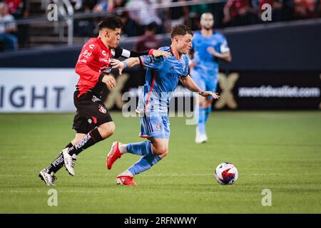 L'attaccante del NYCFC Matias Peelegrini (17) dribbles ball Past Atlas FC Mid-Fielder Aldo Rocha (26) durante la partita MLS vs Liga MX, domenica 23 luglio 2023 al Citi Field di New York, NY. L'Atlas FC ha sconfitto il NYCFC per 1-0. (Ariel Fox/immagine dello sport) Foto Stock