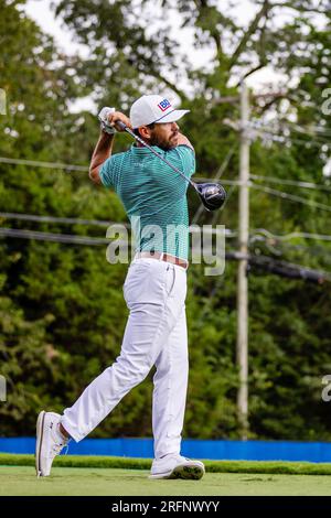 4 agosto 2023: Billy Horschel fa un tee off su diciotto durante il secondo giorno del Wyndham Championship 2023 al Sedgefield Country Club di Greensboro, NC. Scott Kinser/CSM Credit: Cal Sport Media/Alamy Live News Foto Stock