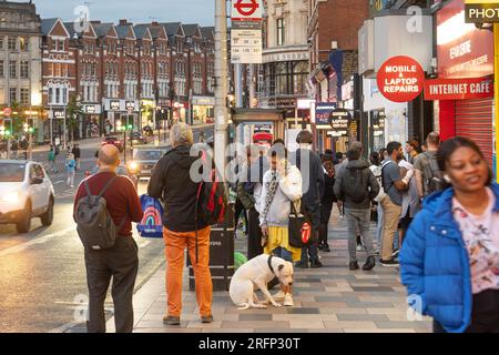 Clapham Junction è una località urbana intorno alla stazione ferroviaria di Clapham Junction a Londra, in Inghilterra Foto Stock