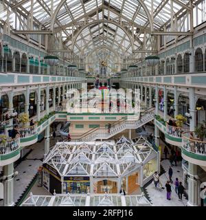 Dublino, Irlanda - 23 luglio 2023: St Stephen's Green Shopping Centre Foto Stock