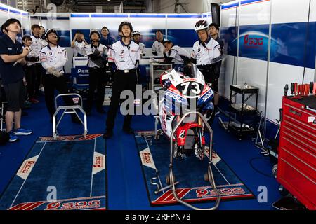 Suzuka, Giappone, 5 agosto 2023. Pit crew del Team SDG Honda Racing Honda durante la 44A Coca-Cola Suzuka 8hr Endurance Race 2023, Suzuka Giappone. Crediti: Ivica Glavas/Speed Media/Alamy Live News Foto Stock