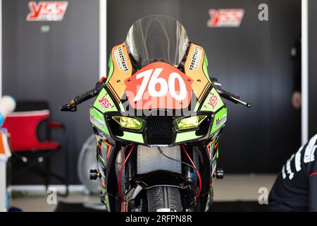 Suzuka, Giappone, 5 agosto 2023. Team YSS Mercury Kawasaki Plaza Suita Kawasaki ZX-10R categoria NSTK durante la 44A Coca-Cola Suzuka 8hr Endurance Race 2023, Suzuka Giappone. Crediti: Ivica Glavas/Speed Media/Alamy Live News Foto Stock