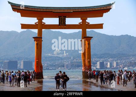 Itsukushima Jinja Otorii (grande porta Torii) - Itsukushima Giappone Foto Stock