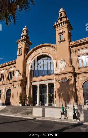 Vista esterna dell'edificio del teatro Margherita di Bari Foto Stock
