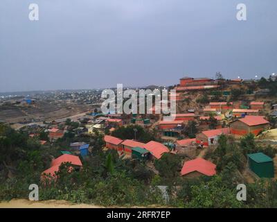 Tende per rifugiati Rohingya e vista sul campo in Bangladesh Foto Stock