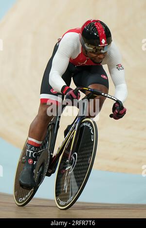 Nicholas Paul di Trinidad e Tobago gareggia nella qualificazione maschile Elite Sprint durante la terza giornata dei Campionati del mondo di ciclismo UCI 2023 al Sir Chris Hoy Velodrome di Glasgow. Data foto: Sabato 5 agosto 2023. Foto Stock