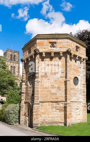 Classificato 18th ° secolo ottagonale torre d'acqua o casa di condotta a Durham città, Co. Durham, Inghilterra, Regno Unito Foto Stock