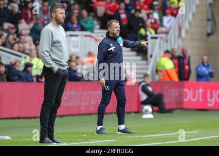 Gary Rowett manager dei Millwall gestures and React durante il match per lo Sky Bet Championship Middlesbrough vs Millwall al Riverside Stadium, Middlesbrough, Regno Unito, 5 agosto 2023 (foto di James Heaton/News Images) Foto Stock