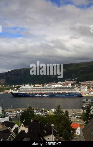 Mein Schiff 3 in visita a Bergen, Norvegia Foto Stock