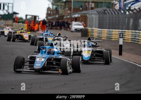 Inizio gara - Campionato britannico F4 Croft Foto Stock