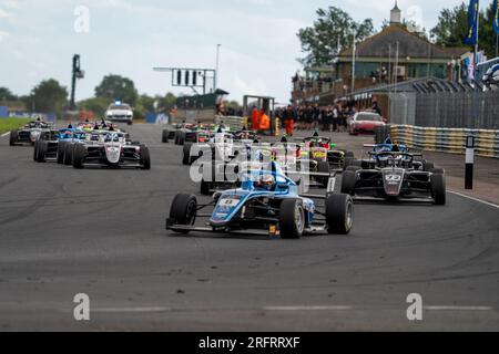 Inizio gara - Campionato britannico F4 Croft Foto Stock