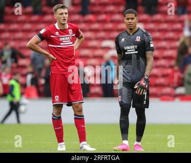 A dejected Dael Fry n. 6 di Middlesbrough e Seny Dieng n. 1 di Middlesbrough dopo il match per lo Sky Bet Championship Middlesbrough vs Millwall al Riverside Stadium, Middlesbrough, Regno Unito, 5 agosto 2023 (foto di James Heaton/News Images) Foto Stock