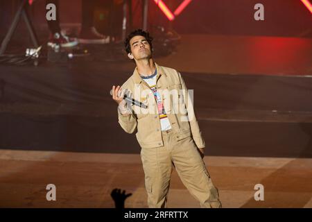Mountain View, Stati Uniti. 4 agosto 2023. Joe Jonas dei Jonas Brothers si esibisce durante il 2023 Wild 94.9's WAZZMATAZZ allo Shoreline Amphitheater il 4 agosto 2023 a Mountain View, California. Foto: Chris Victorio/imageSPACE/Sipa USA credito: SIPA USA/Alamy Live News Foto Stock