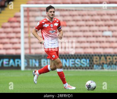 Liam Kitching n. 5 di Barnsley con la palla durante la partita di Sky Bet League 1 Barnsley vs Port vale a Oakwell, Barnsley, Regno Unito, 5 agosto 2023 (foto di Alfie Cosgrove/News Images) Foto Stock