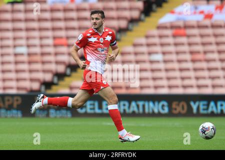 Liam Kitching n. 5 di Barnsley con la palla durante la partita di Sky Bet League 1 Barnsley vs Port vale a Oakwell, Barnsley, Regno Unito, 5 agosto 2023 (foto di Alfie Cosgrove/News Images) Foto Stock