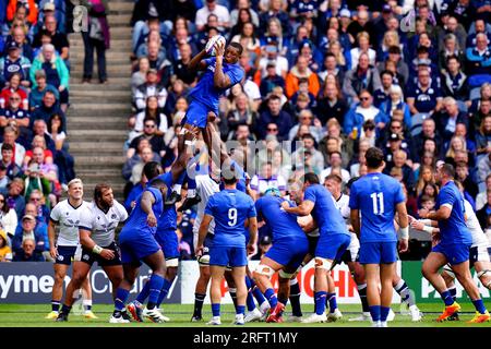 Il francese Cameron Woki vince la line-out durante la partita della Summer Nations Series allo Scottish gas Murrayfield Stadium di Edimburgo. Data foto: Sabato 5 agosto 2023. Foto Stock