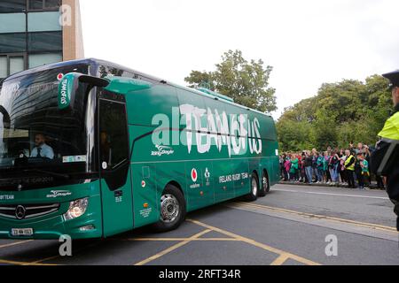 Dublino, Irlanda. 5 agosto 2023. 5 agosto 2023; Aviva Stadium, Dublino, Irlanda: Summer International Rugby, Irlanda contro Italia; l'autobus della squadra irlandese arriva all'Aviva Stadium Credit: Action Plus Sports Images/Alamy Live News Foto Stock