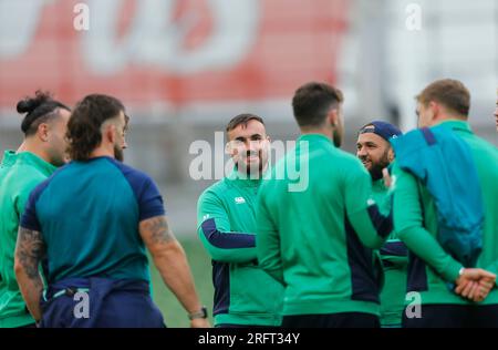 Dublino, Irlanda. 5 agosto 2023. 5 agosto 2023; Aviva Stadium, Dublino, Irlanda: Summer International Rugby, Irlanda contro Italia; la squadra irlandese ispeziona il campo prima del calcio d'inizio credito: Action Plus Sports Images/Alamy Live News Foto Stock