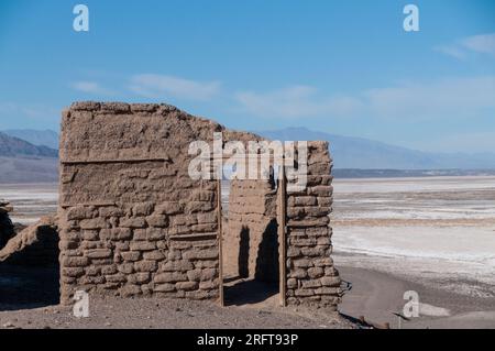 Il borace Harmony sono antichi resti di antichi sforzi minerari nella Death Valley, California. Foto Stock