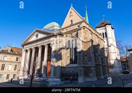 Ginevra, Svizzera - 24 marzo 2022: La cattedrale di Saint Pierre è un'ex cattedrale cattolica romana, poi convertita in una chiesa protestante riformata di Foto Stock