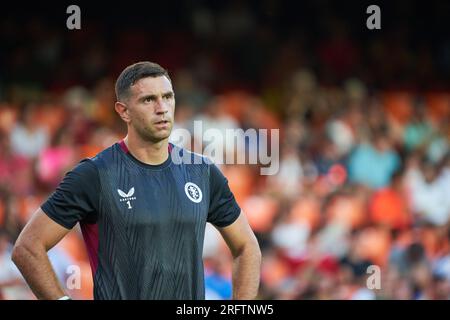 Emiliano Martinez Dibu dell'Aston Villa FC in azione durante la Liga EA Sport Regular PRE Season il 5 agosto 2023 allo Stadio Mestalla (Valencia,la Foto Stock