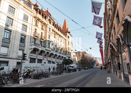 Ginevra, Svizzera - 24 marzo 2022: Architettura generica e vista stradale da Ginevra, Svizzera il 25 marzo. Foto Stock