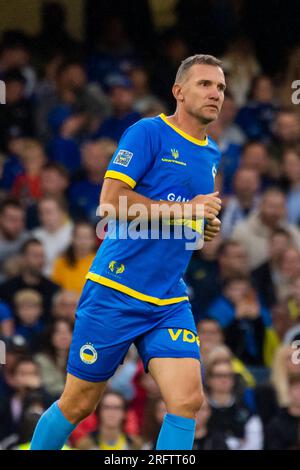 Londra, Regno Unito. 5 agosto 2023. Andriy Shevchenko durante la partita di calcio di beneficenza di Game4Ukraine a Stamford Bridge, sede del Chelsea FC, tra il Team Shevchenko (blu) dell’ex attaccante del Chelsea Andriy Shevchenko e il Team Zinchenko (giallo) dell’attuale difensore dell’Arsenal Oleksandr Zinchenko. I fondi raccolti sosterranno l’iniziativa United24 del presidente ucraino Volodymyr Zelensky per ricostruire le scuole in tutta l’Ucraina danneggiate dall’invasione russa. Crediti: Stephen Chung / Alamy Live News Foto Stock