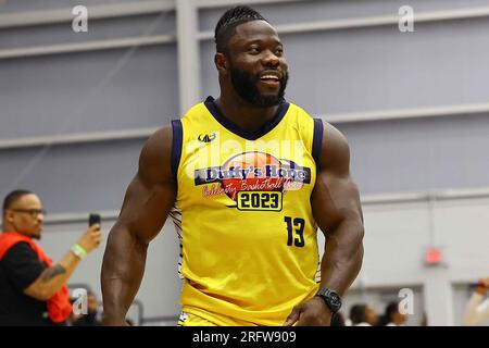 Wilmington, DE, USA. 5 agosto 2023. Il bodybuilder e influencer ROBERT WILMOTE (13) ha partecipato alla 19a partita annuale di pallacanestro Duffy's Hope Celebrity sabato 5 agosto 2023, al Chase Fieldhouse, a Wilmington, CANC. I proventi vanno a beneficio dell'organizzazione no-profit Duffy's Hope Youth Programming. (Immagine di credito: © Saquan Stimpson/ZUMA Press Wire) SOLO USO EDITORIALE! Non per USO commerciale! Foto Stock