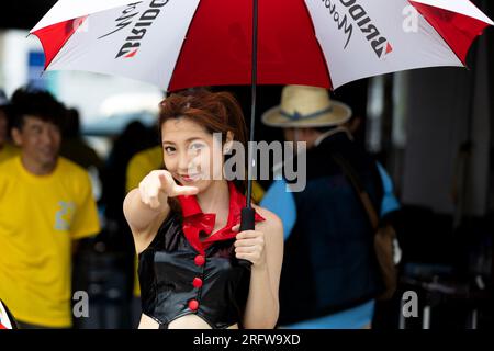 Suzuka, GIAPPONE, 6 agosto 2023. Bridgestone GRID Girls durante la 44a Coca-Cola Suzuka 8hr Endurance Race 2023, Suzuka, Giappone. Crediti: Ivica Glavas/Speed Media/Alamy Live News Foto Stock