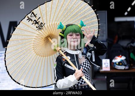 Suzuka, GIAPPONE, 6 agosto 2023. Grid Girls durante la 44a Coca-Cola Suzuka 8hr Endurance Race 2023, Suzuka, Giappone. Crediti: Ivica Glavas/Speed Media/Alamy Live News Foto Stock