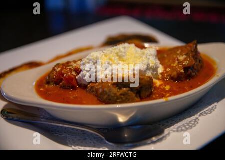 Polpette italiane con ricotta servite come antipasto Foto Stock