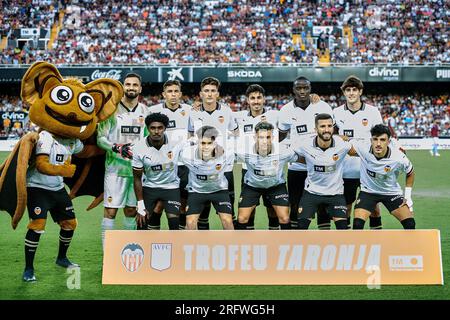 Valencia, Spagna. 5 agosto 2023. Valencia CF durante la regolare PRE-stagione de la Liga EA Sport tra il Valencia CF e l'Aston Villa FC allo Stadio Mestalla. Punteggio finale: Valencia CF 1:2 Aston Villa FC. Credito: SOPA Images Limited/Alamy Live News Foto Stock