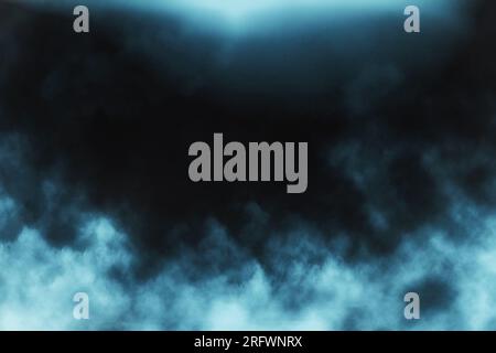 nebbia o fumo su sfondo nero. Foto Stock