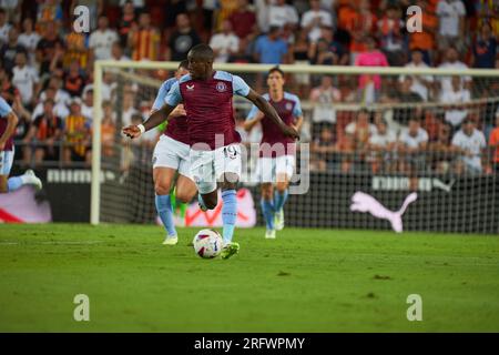 Valencia, Spagna. 5 agosto 2023. Moussa Diaby dell'Aston Villa FC in azione durante la stagione regolare di la Liga EA Sport tra il Valencia CF e l'Aston Villa FC allo stadio Mestalla. Punteggio finale: Valencia CF 1:2 Aston Villa FC. (Foto di Vicente Vidal Fernandez/SOPA Images/Sipa USA) credito: SIPA USA/Alamy Live News Foto Stock