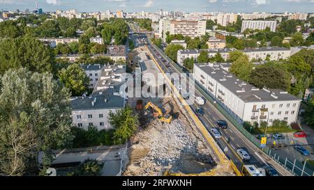 Lavori di ricostruzione dei viadotti presso l'arteria Lazienkowska a Saska Kepa, Varsavia, capitale della Polonia Foto Stock