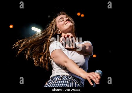 Skanderborg, Danimarca. 5 agosto 2023. Il cantautore norvegese Sigrid esegue un concerto dal vivo durante il festival musicale danese SmukFest 2023 a Skanderborg. (Foto: Gonzales Photo/Alamy Live News Foto Stock