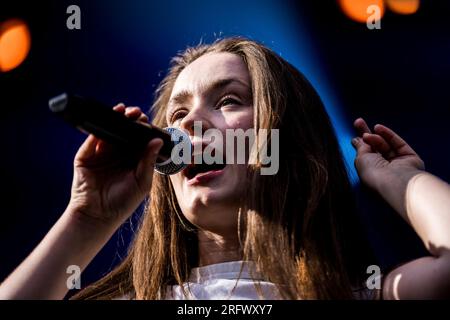 Skanderborg, Danimarca. 5 agosto 2023. Il cantautore norvegese Sigrid esegue un concerto dal vivo durante il festival musicale danese SmukFest 2023 a Skanderborg. (Foto: Gonzales Photo/Alamy Live News Foto Stock