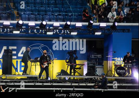 Londra, Regno Unito, 5 agosto 2023. Tom Walker sul palco dell'evento di beneficenza Game4Ukraine allo Stamford Bridge. Cristina Massei/Alamy Live News Foto Stock