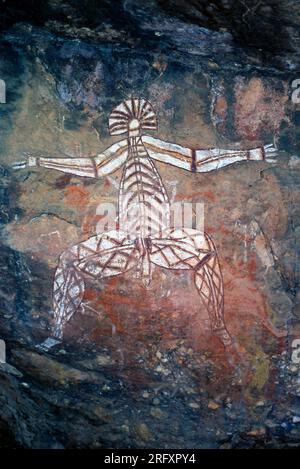 Pitture rupestri aborigene, Galleria Anbangbang, Burrunggui (Nourlangie Rock), Parco Nazionale Kakadu, territorio del Nord, Australia. Foto Stock