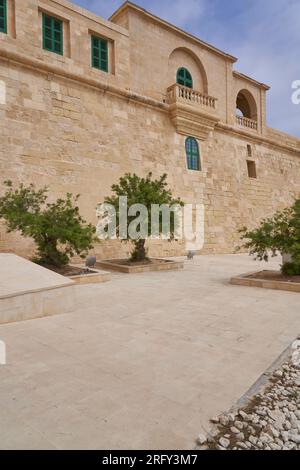 Ingresso al santuario interno del forte di Sant'Elmo sulla costa di Valletta a Malta. Foto Stock