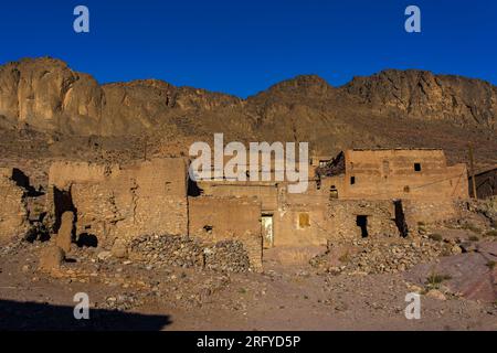 Nord Africa. Marocco. Oasi di Fint. Un vecchio villaggio abbandonato in argilla Foto Stock
