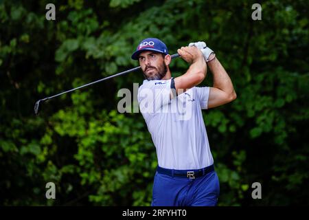 6 agosto 2023: Billy Horschel fa il tee off in due nell'ultimo giorno del Wyndham Championship 2023 al Sedgefield Country Club di Greensboro, NC. Scott Kinser/CSM (immagine di credito: © Scott Kinser/Cal Sport Media) Foto Stock