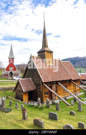 Chiesa di Rødven Stave del XIV secolo, Stavkyrkjevegen, Rødven, Åndalsnes Møre og Romsdal County, Norvegia Foto Stock
