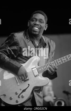 LUCKY PERTERSON elettrizza il croud con la sua chitarra e voce al MONTEREY JAZZ FESTIVAL Foto Stock