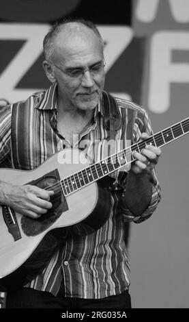 LARRY CARLTON suona la chitarra con lo zaffiro blues band al MONTEREY JAZZ FESTIVAL Foto Stock